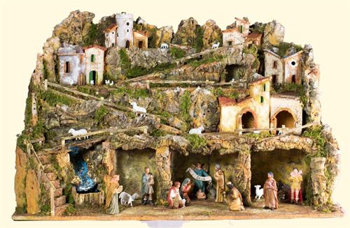 PRESEPE 80X50X50 CM CON LUCI CASCATA POMPA + 13 PZ N:13